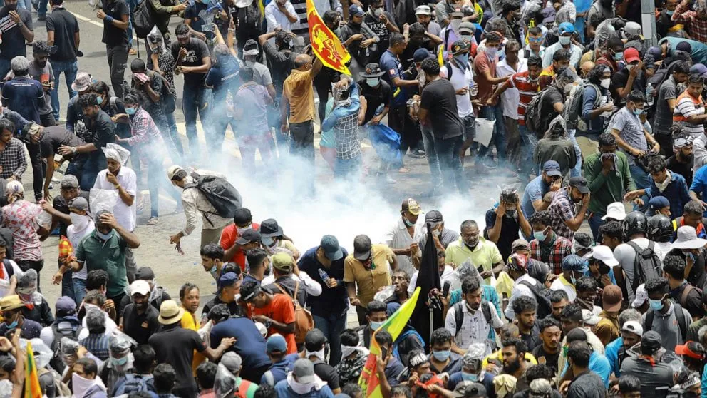 “Revoluție” în Sri Lanka. Este țara o victimă a “diplomației datoriilor”, practicate de China?